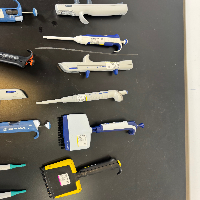 Pipettes and Pipet Controllers - Quantity 12 image 0